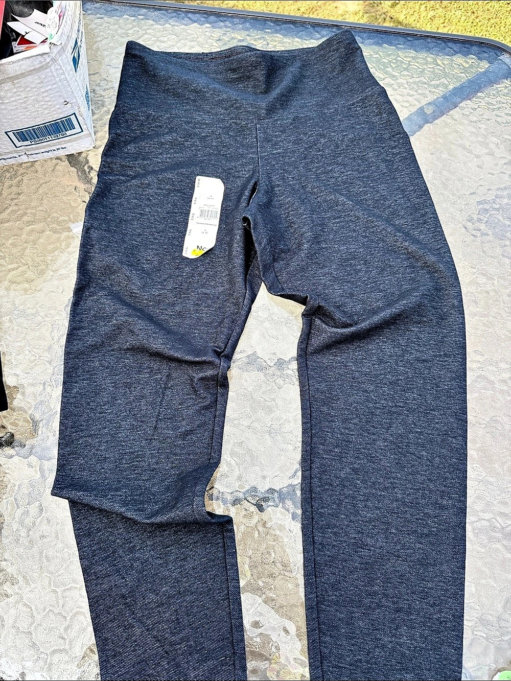 1-pair of ankle leggings 1-pair No Boundaries High-Rise Leggings Abstract Leggin
